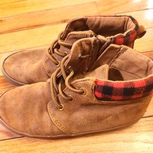 Old navy faux suede moccasin style shoe
